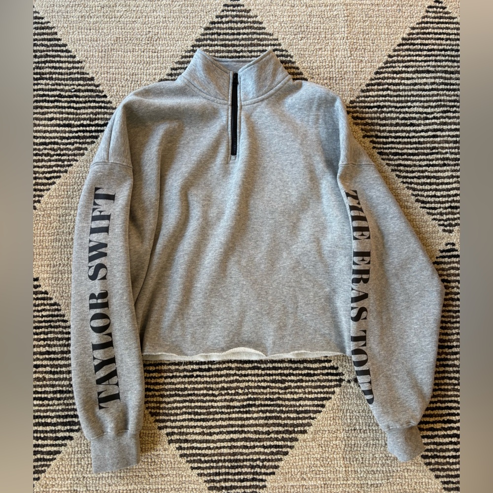Taylor Swift ™️ The Eras Tour Gray Quarter Zip Pullover Authentic - Size Medium